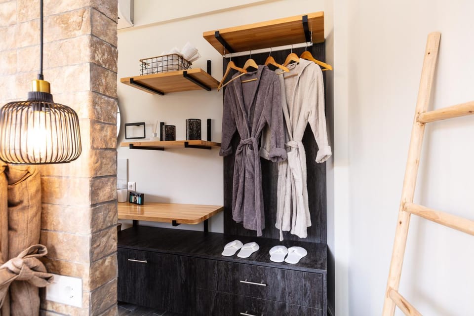 towels, wardrobe