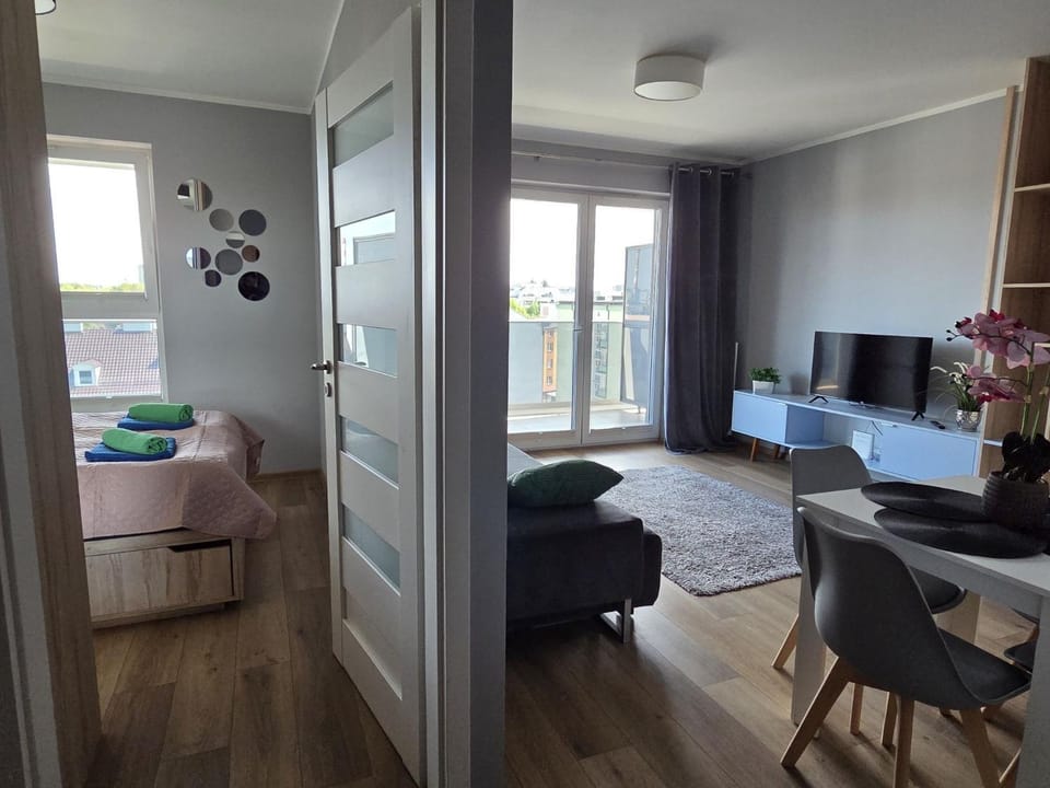 Bed, Living room, Photo of the whole room, Seating area, Bedroom