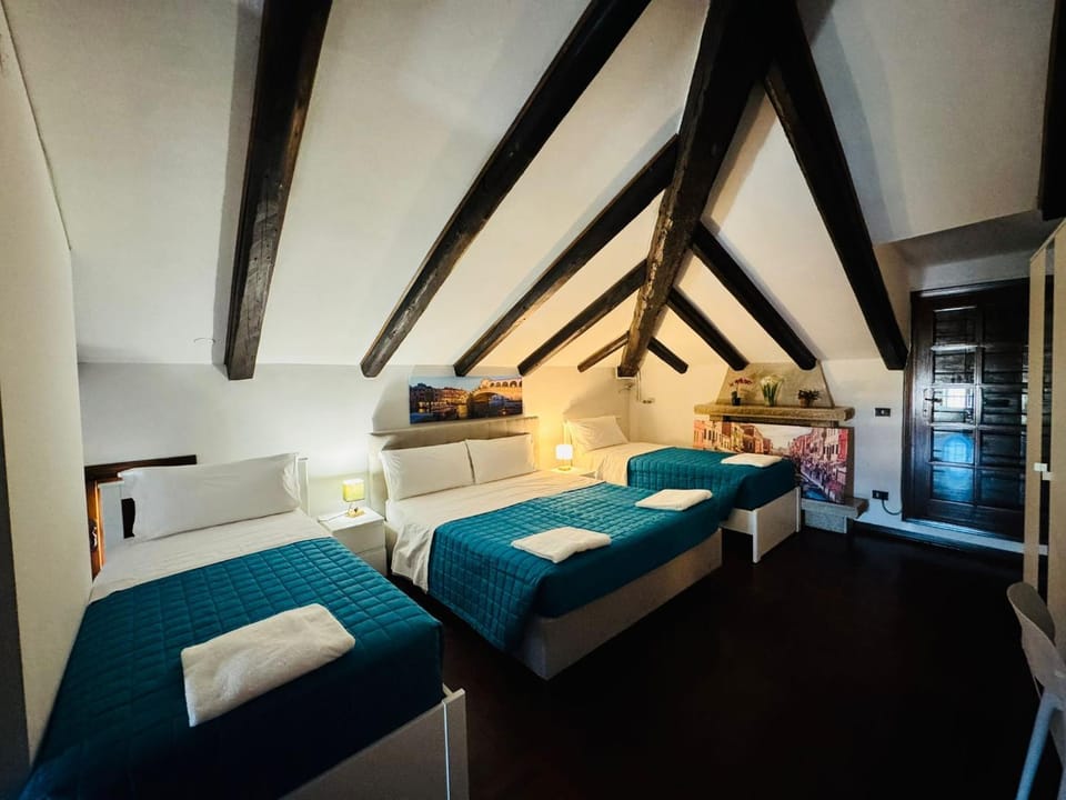 Photo of the whole room, Bedroom, bunk bed
