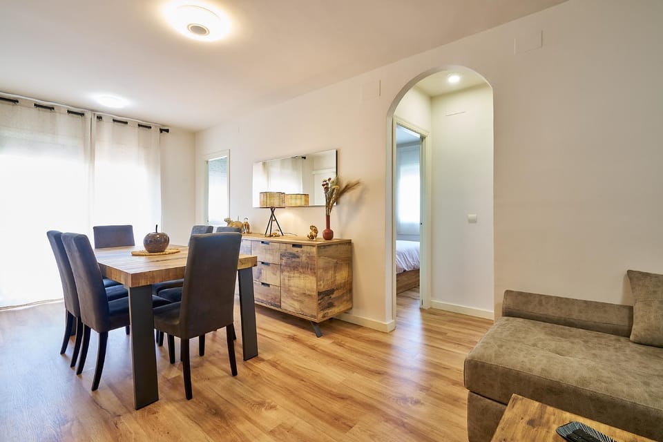 Living room, Seating area, Dining area