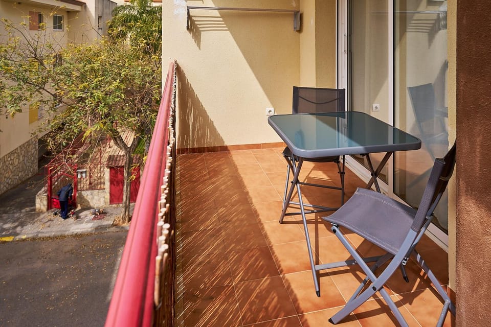View (from property/room), Balcony/Terrace, Dining area