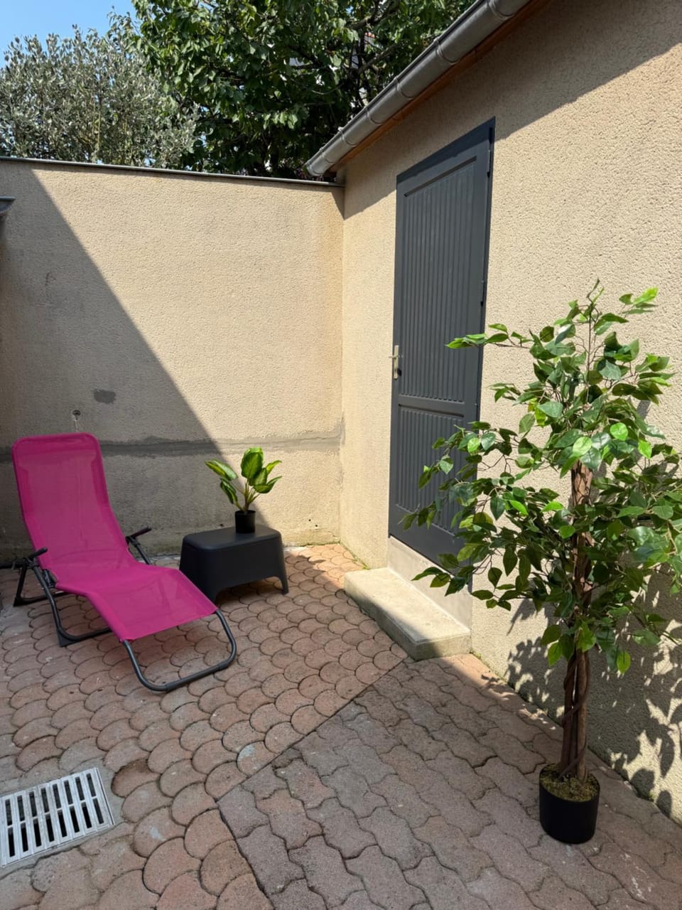 Patio, sunbed