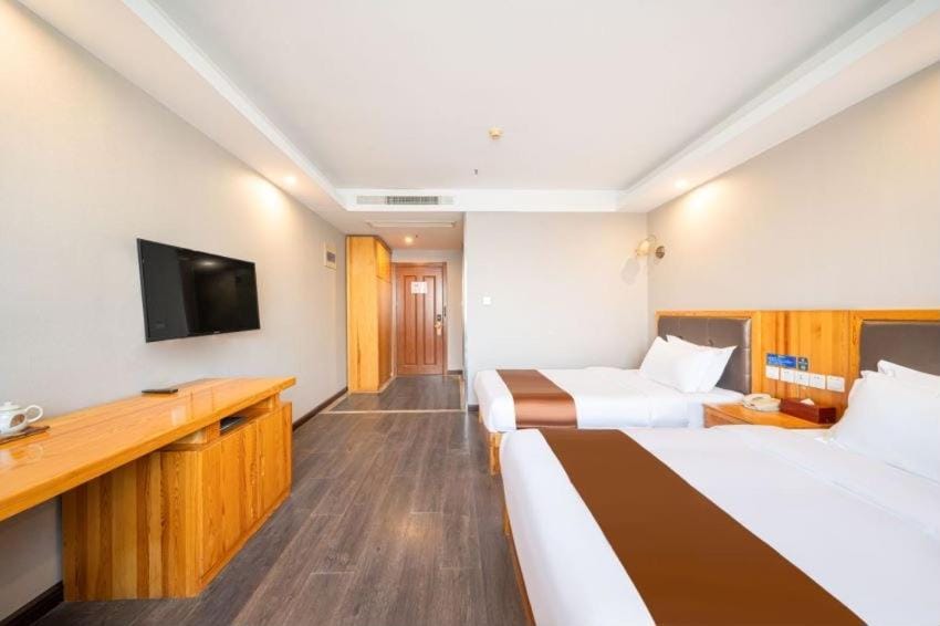Huayi Hotel Hotel in Shanghai