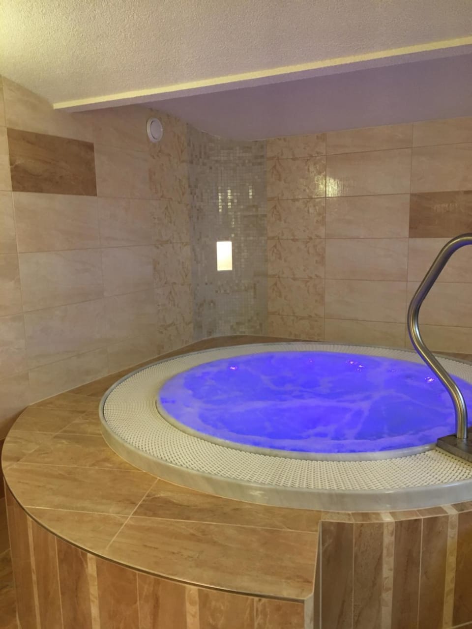 Activities, Hot Tub, Spa and wellness centre/facilities