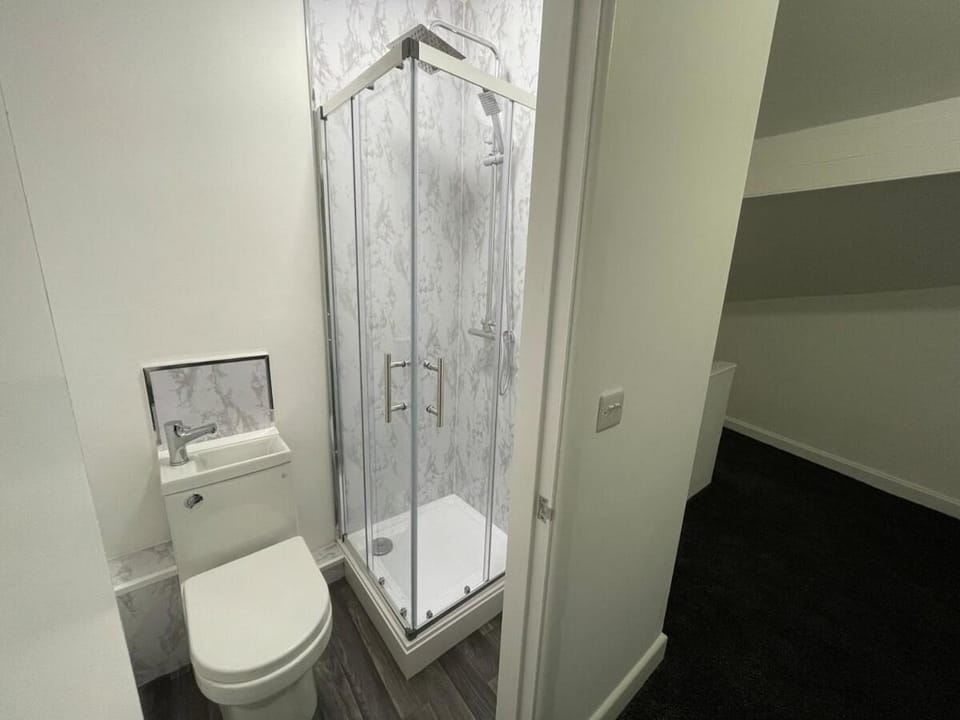 Modern Five Bed Long Stays and Contractors Welcome House in Burnley