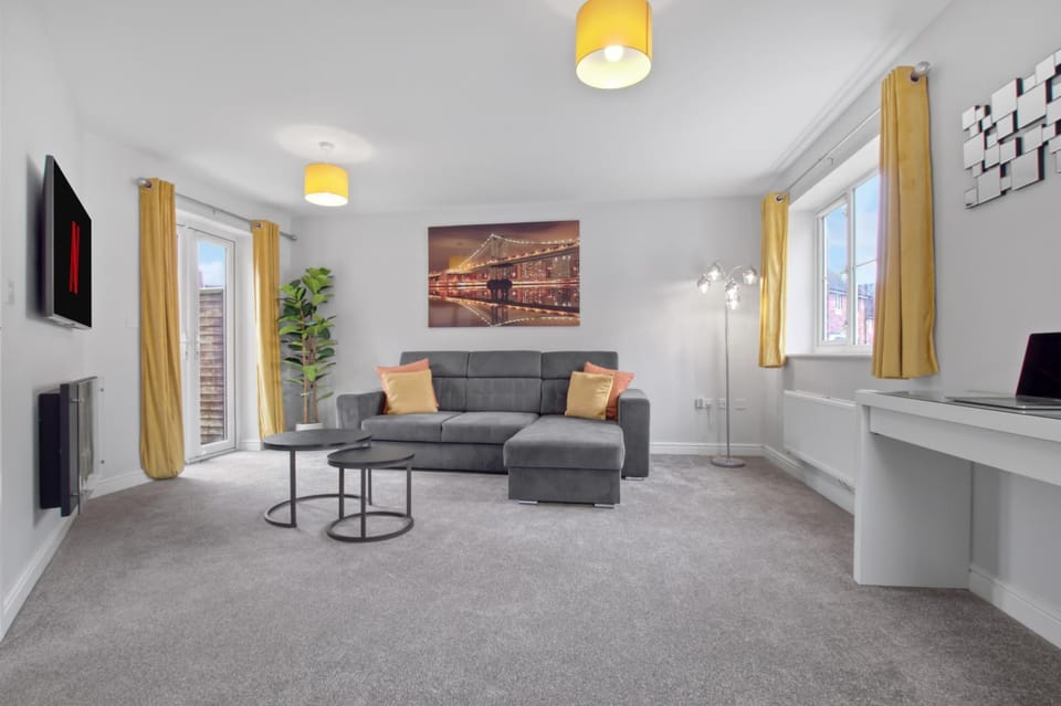 TV and multimedia, Living room, Seating area