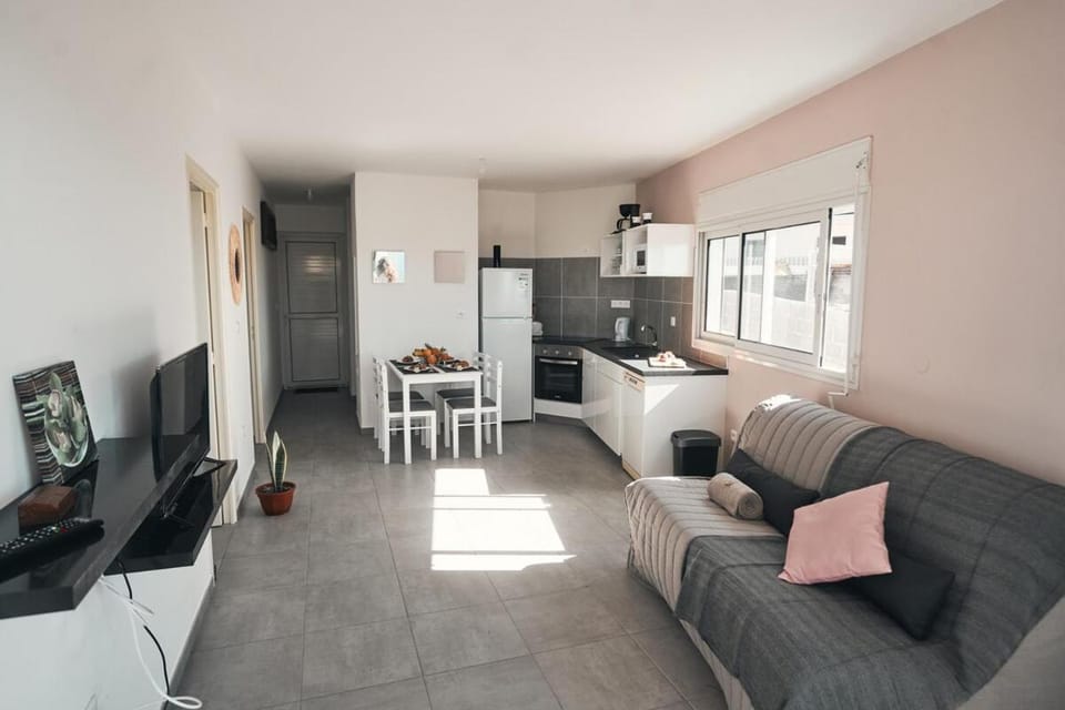 TV and multimedia, Kitchen or kitchenette, Seating area, Dining area, oven