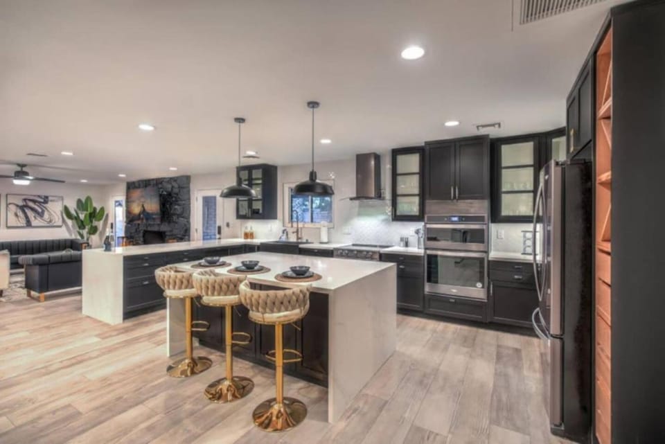 Mardon 4000sf Pool Villa with Sauna Theater House in Paradise