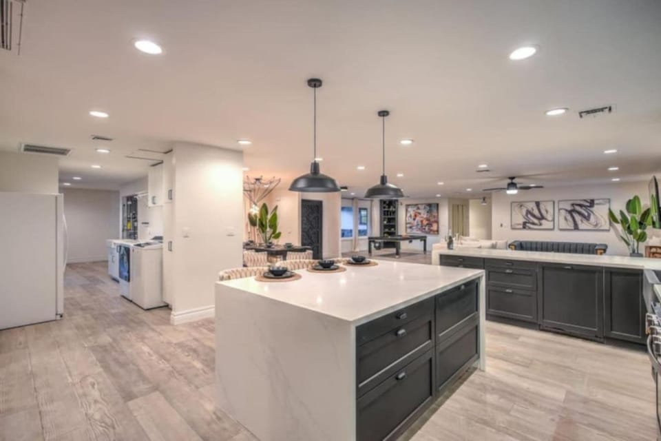 Mardon 4000sf Pool Villa with Sauna Theater House in Paradise