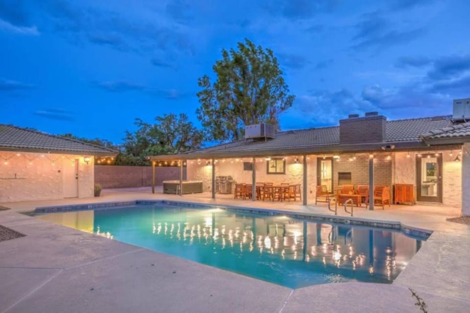 Mardon 4000sf Pool Villa with Sauna Theater House in Paradise