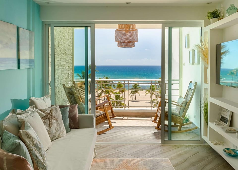Patio, Day, Natural landscape, TV and multimedia, View (from property/room), Balcony/Terrace, Living room, Seating area, Dining area, Sea view