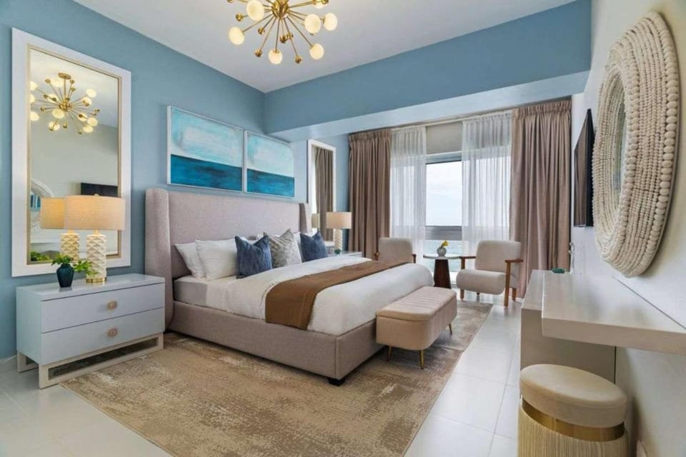 Bed, Living room, Photo of the whole room, Seating area, Bedroom