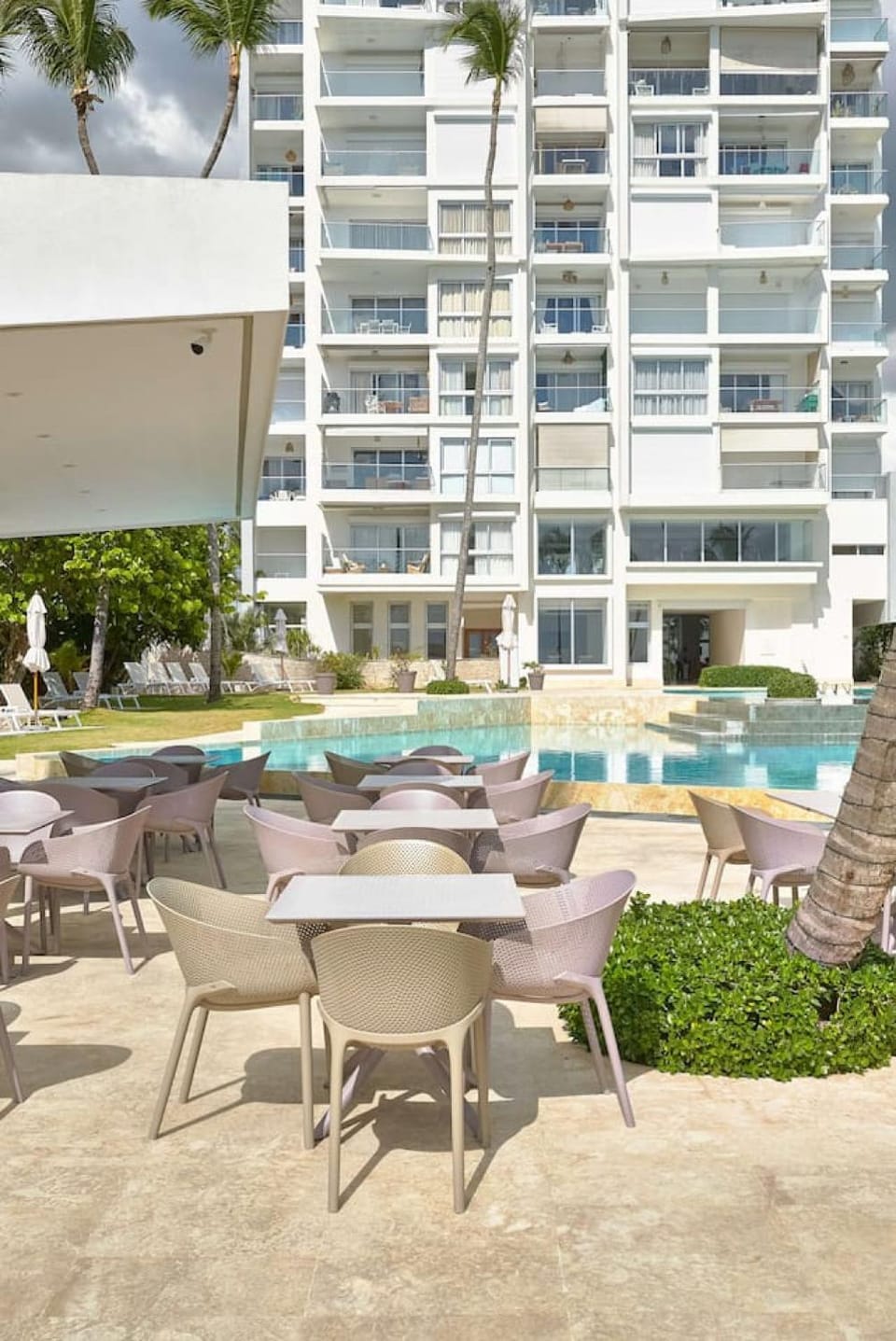Property building, Patio, Day, View (from property/room), Balcony/Terrace, Pool view, Swimming pool, sunbed