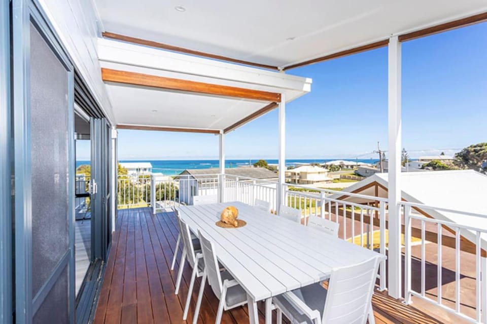 Wildwood, ocean views to the horizon House in Ledge Point