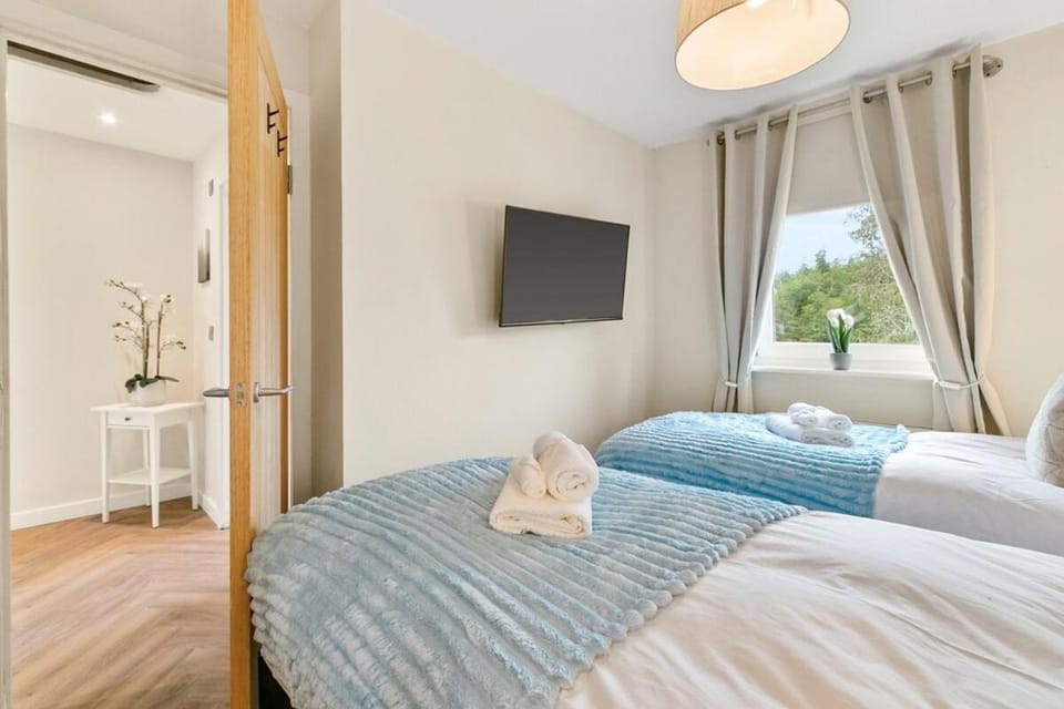 Entire Home in Renfrewshire House in Paisley