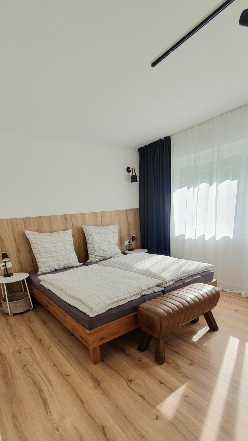 Bed, Photo of the whole room, Bedroom