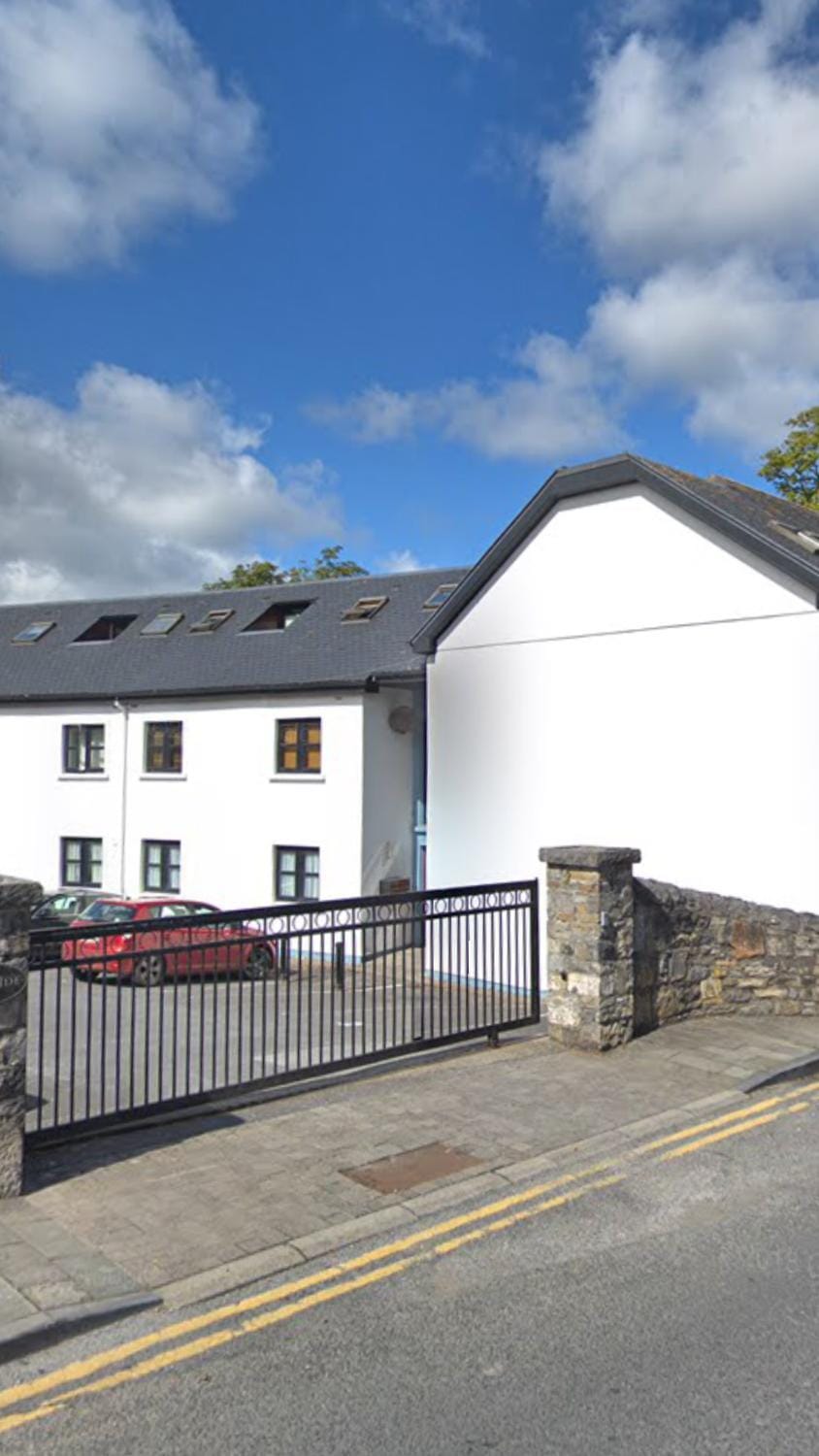 Property building, Facade/entrance