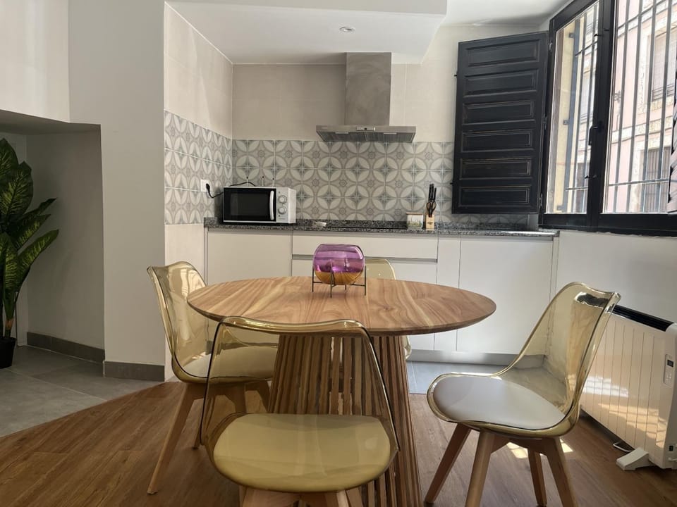 Kitchen or kitchenette, Living room, Dining area