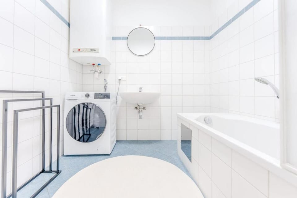 Bath, washing machine
