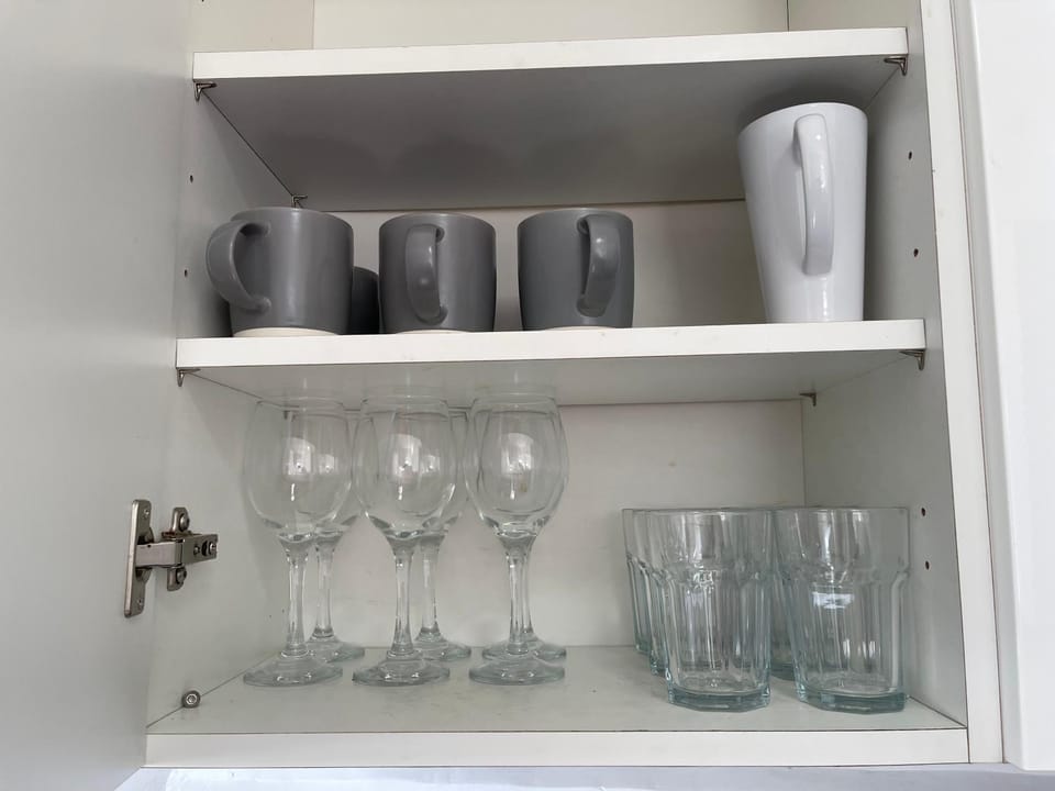 Kitchen or kitchenette, Food and drinks