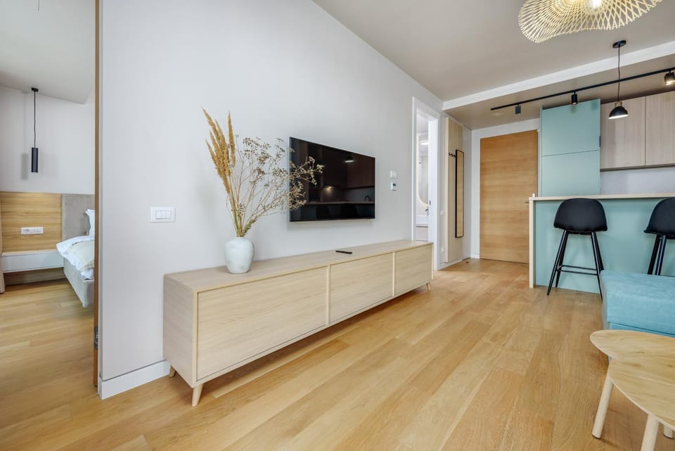 TV and multimedia, Kitchen or kitchenette, Living room, Seating area
