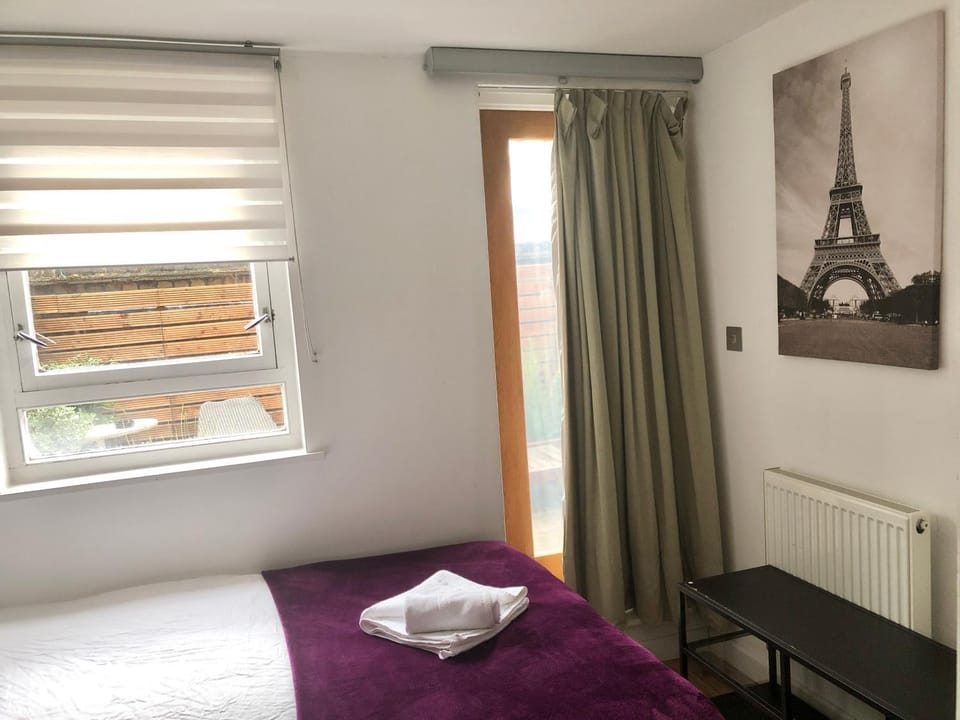 Modern Private Bedrooms in Euston 1 Vacation rental in London Borough of Islington