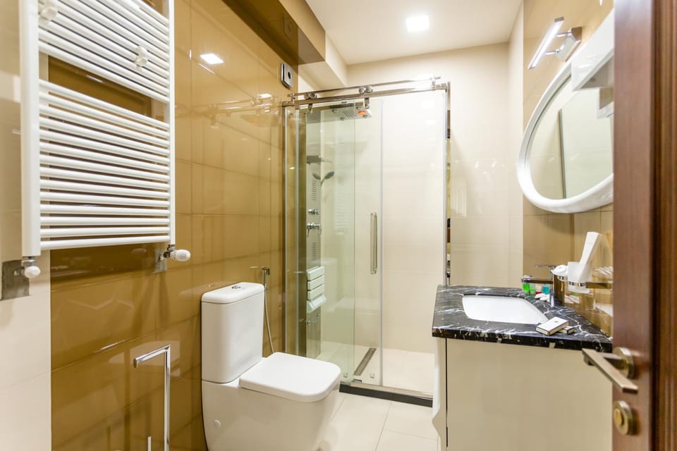 Bathroom, towels