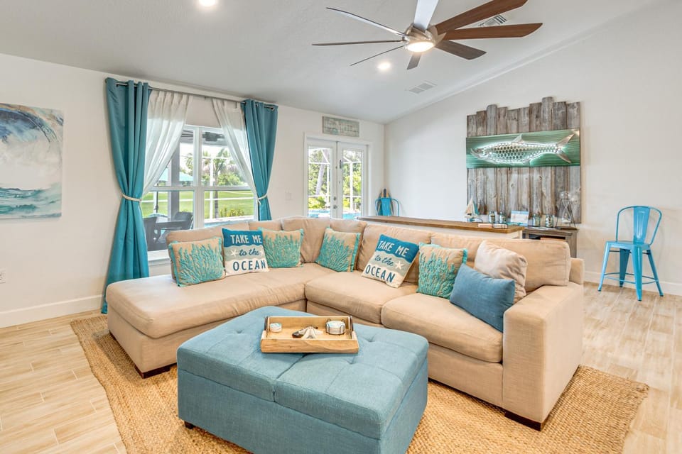 Golf Course-Facing Poolside Oasis in Rotonda West! House in Rotonda West