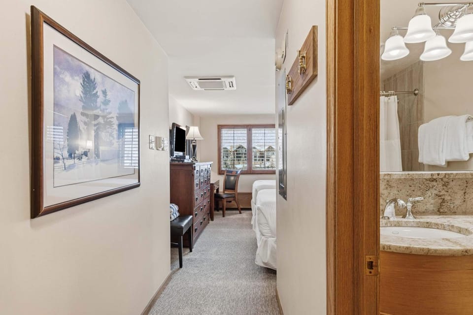 Lodge Tower 590 Hotel in Vail