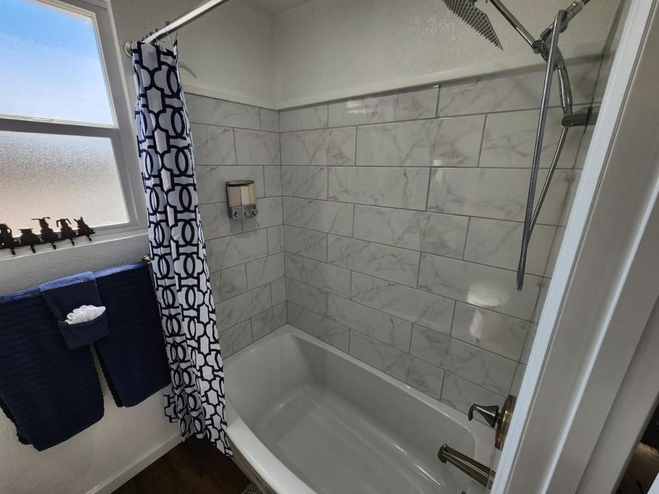 Shower, Bath