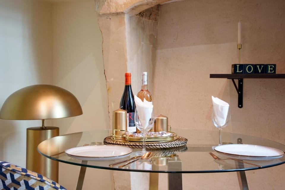 La Plume d'Amour- Love Room au Cœur du Vieux Tours Apartment in Tours