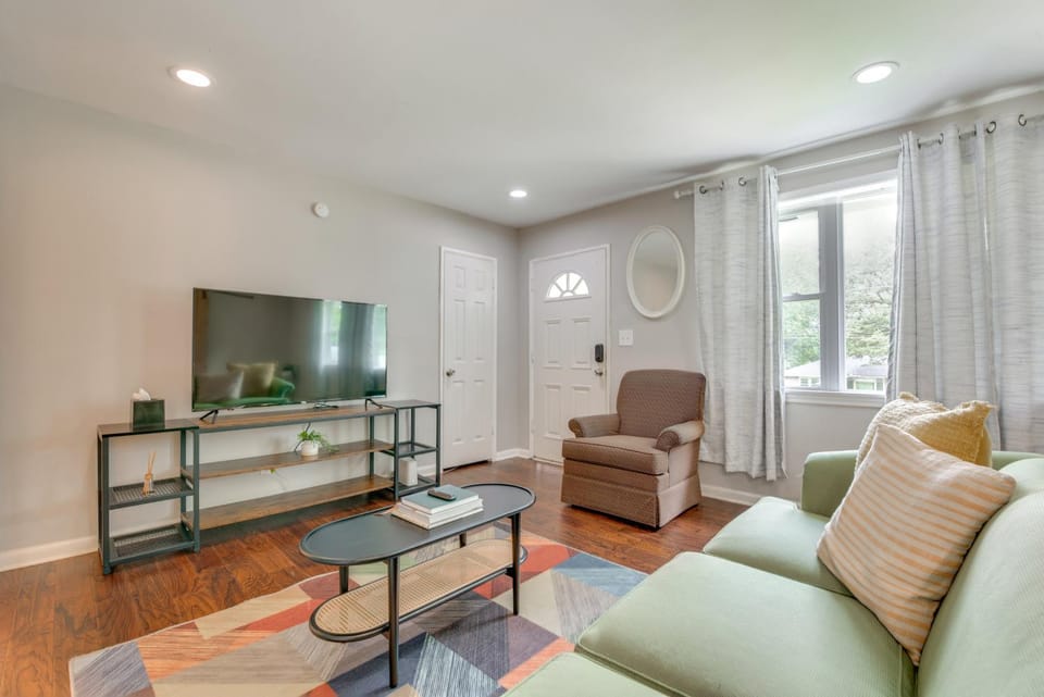 Inviting Home w/ Backyard: 8 Mi to Dtwn Atlanta! House in Atlanta