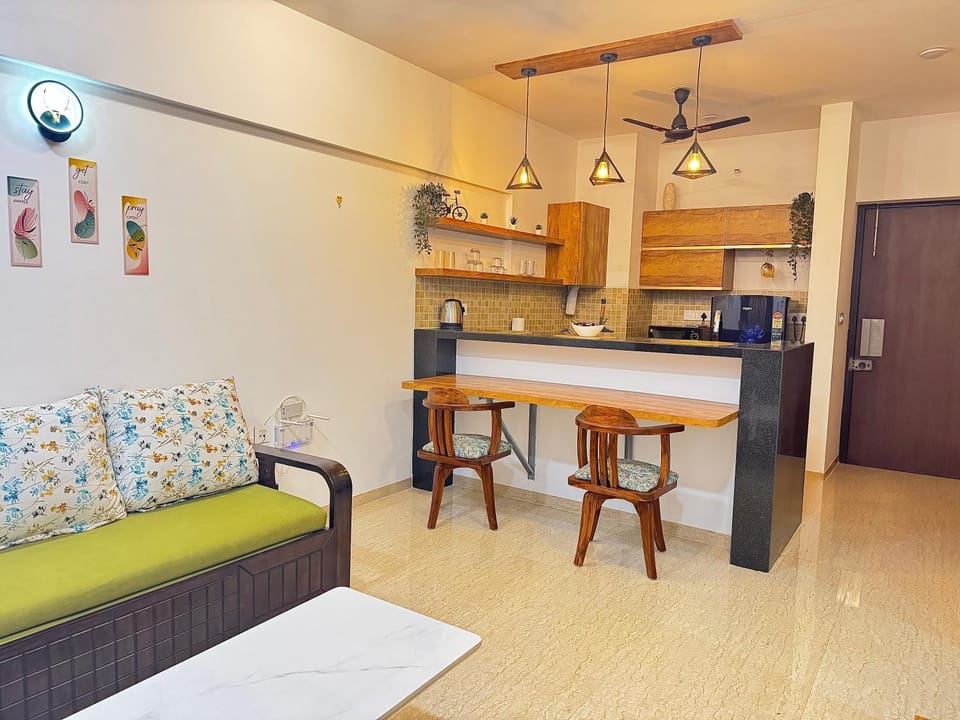 Kitchen or kitchenette, Living room, Seating area, Dining area, kitchen