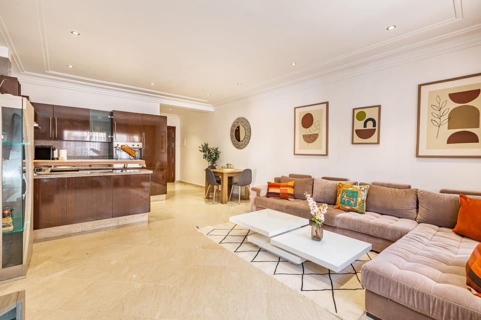 Kitchen or kitchenette, Living room, Seating area