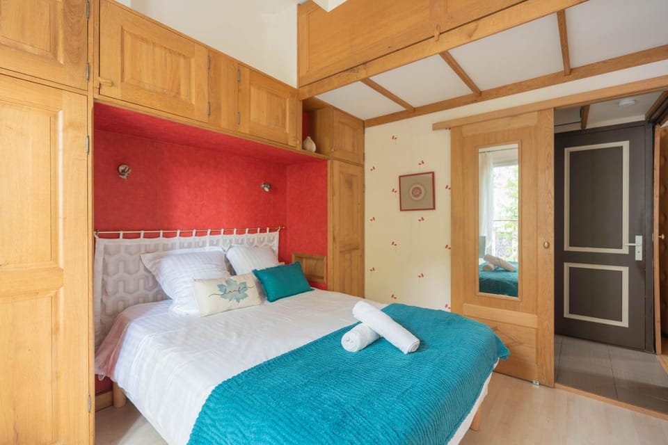 Bed, Bedroom, wardrobe