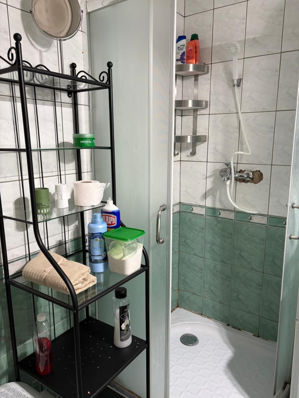 Shower, Bathroom, towels