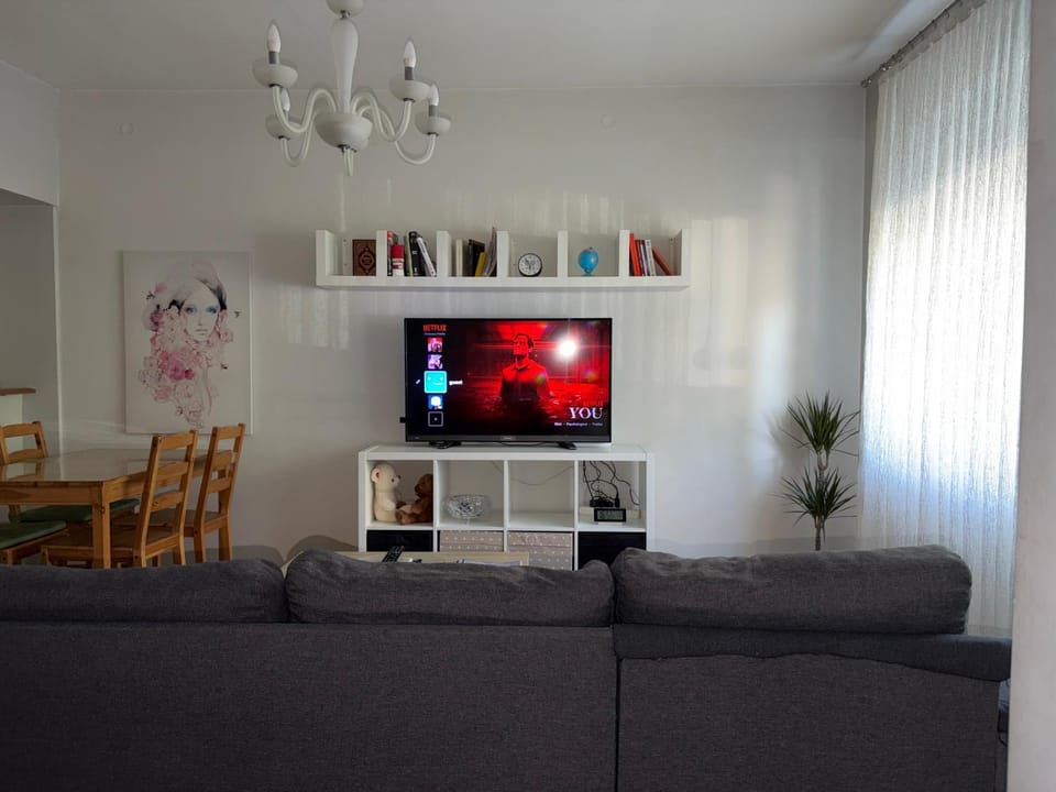 TV and multimedia, Living room, Seating area