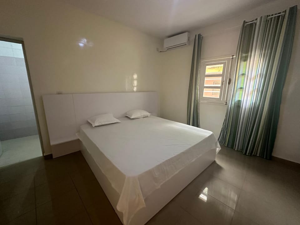 Bed, Photo of the whole room, Bedroom, air conditioner