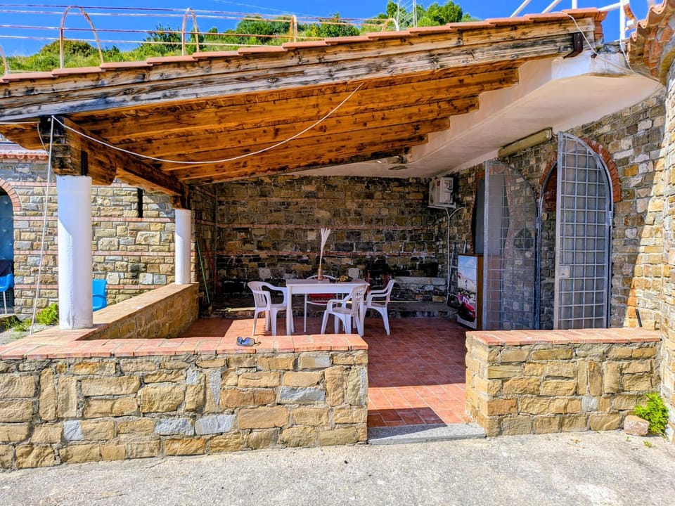 Patio, Dining area