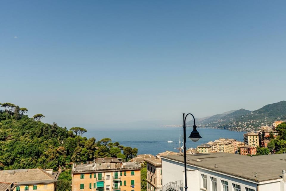 4 beds-sea view with private garage Apartment in Camogli