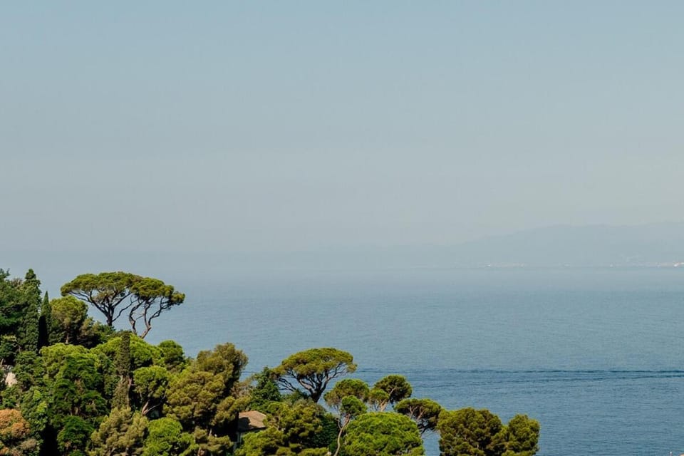 4 beds-sea view with private garage Apartment in Camogli