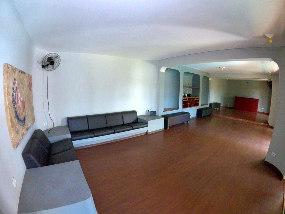 CASA COM 1406 m JARDIM GUEDALA SP House in Sao Paulo City