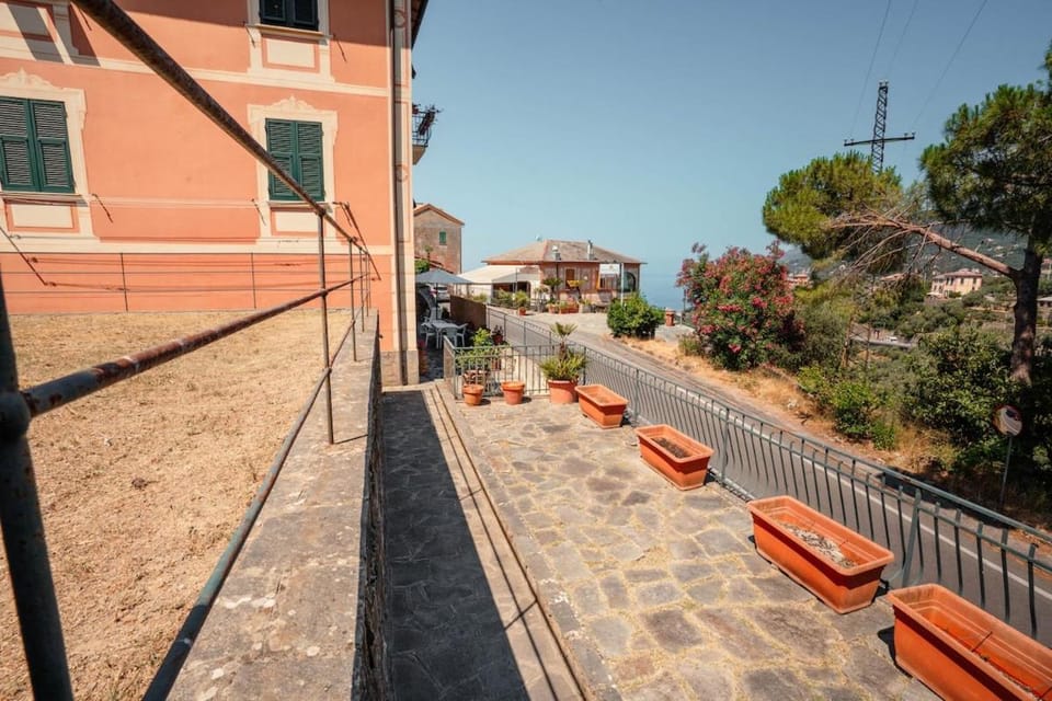 Live in Camogli - 2 private rooms with bathroom and Wi-Fi Apartment in Camogli