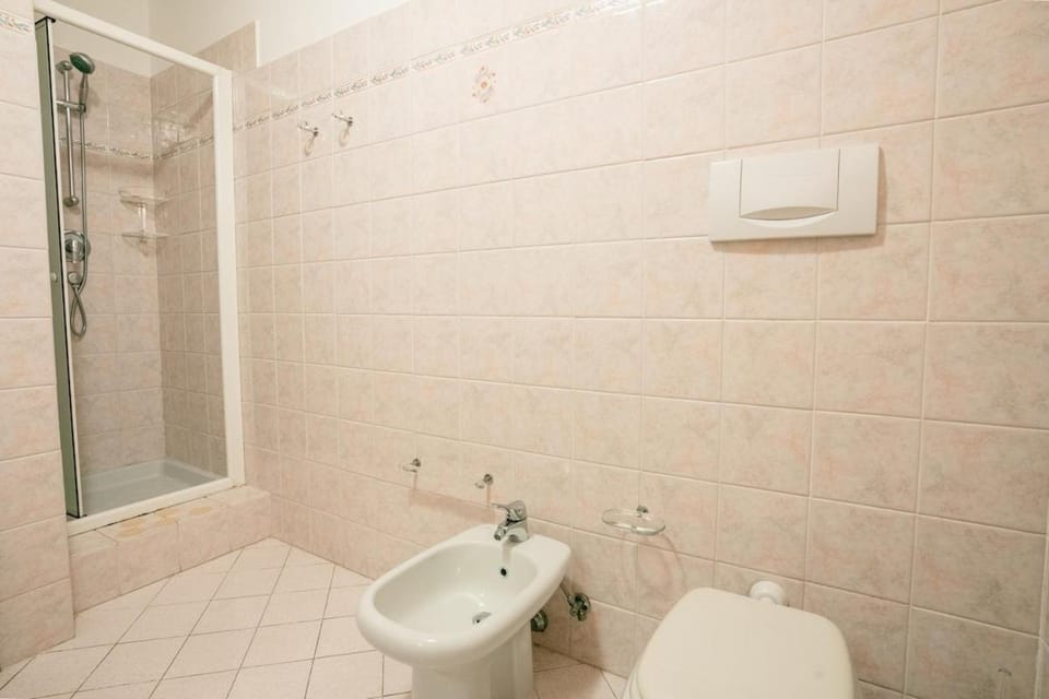 Live in Camogli - 2 private rooms with bathroom and Wi-Fi Apartment in Camogli