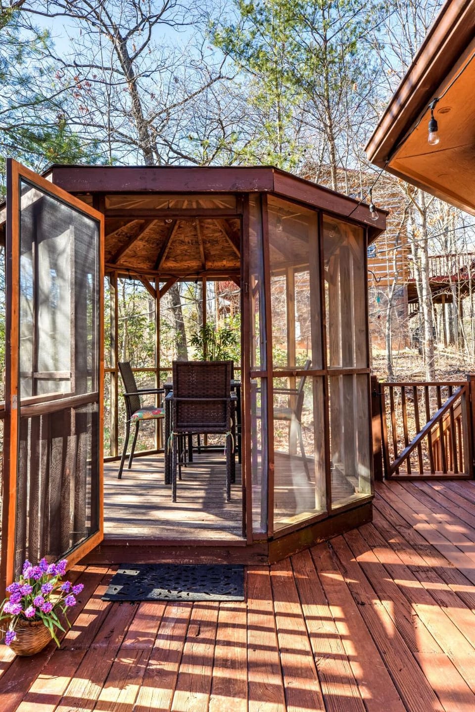 Secluded, Hot Tub & Black Bears, 10 Min fr DT GAT House in Gatlinburg