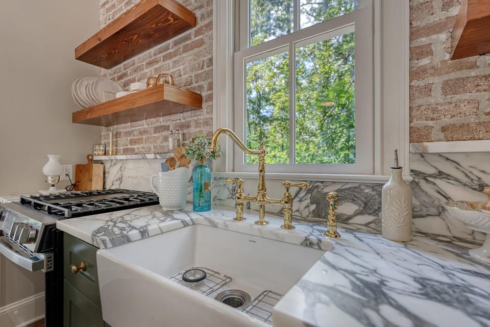 Elledot Cottage Bed and Breakfast in Summerville