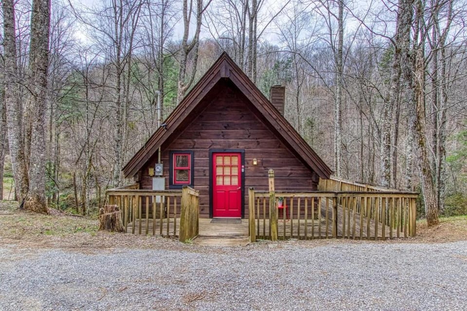 Mountaintop Romance private 10 mins from Gat and PF House in Sevier County