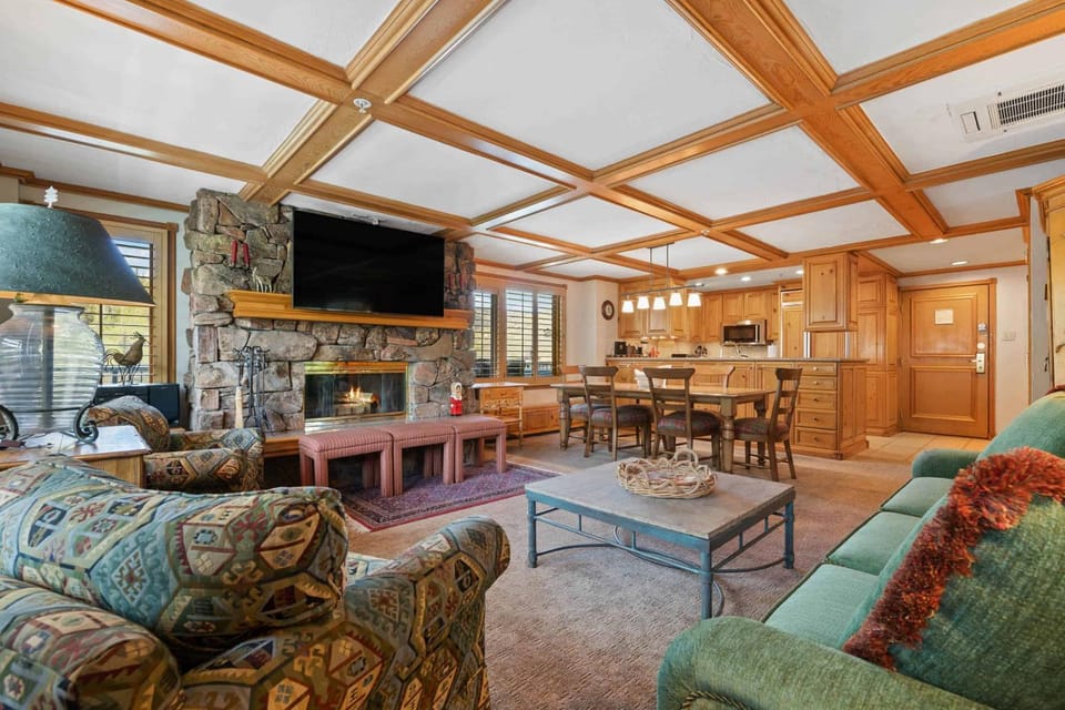 Lodge Tower 599 Two Bedroom Residence Apartment in Vail