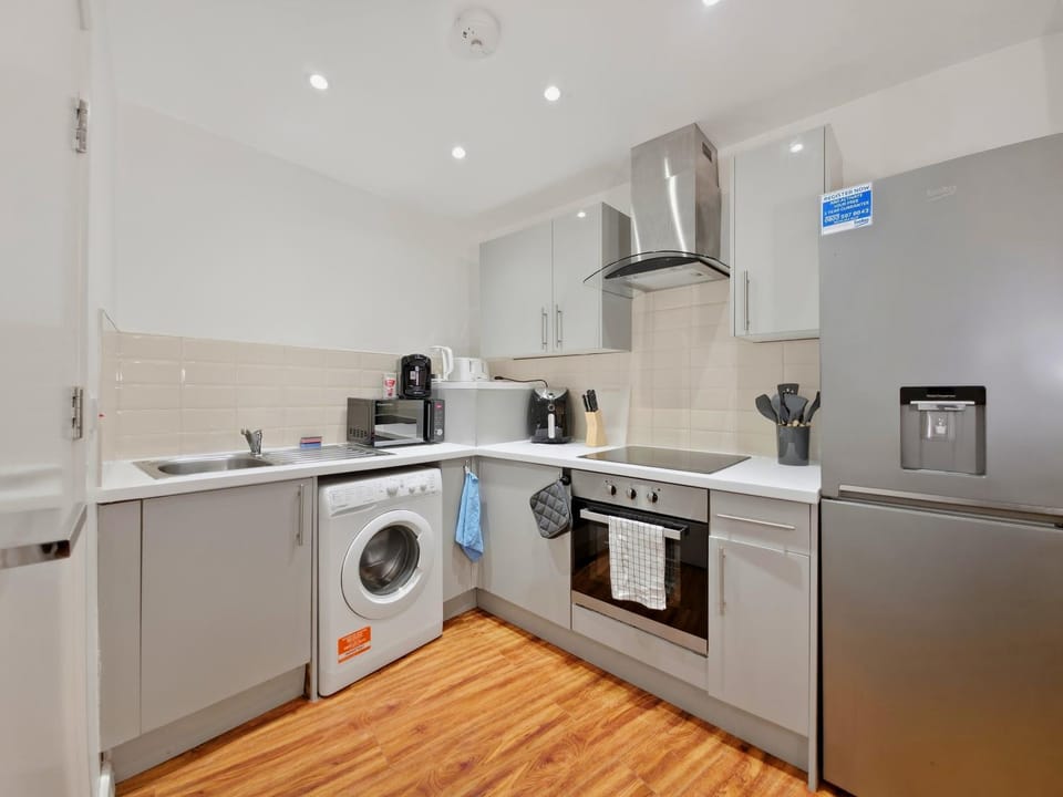Ultra central, Near station 2BR 2BATH 6Sleep Apartment in Harrow