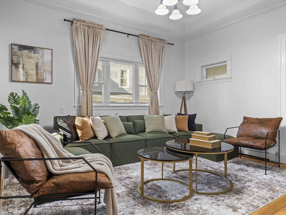 Boston 4BR Home with Parking BBQ Fire Apartment in Somerville